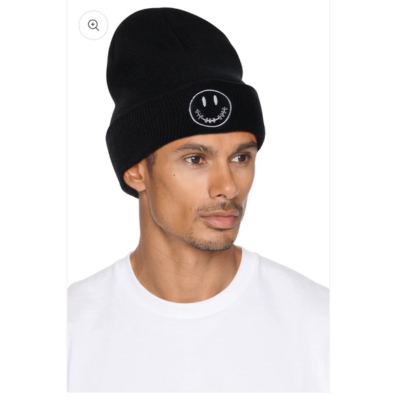 Unisex Hip and Bone Black Smiley Roll-Up Beanie NWT - Picture 1 of 4